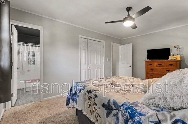 Building Photo - 4101 Pickwick Dr