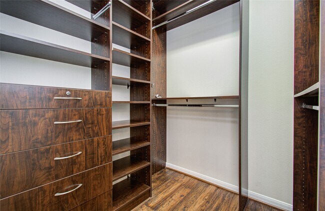 Building Photo - 28666 Pleasant Forest Dr