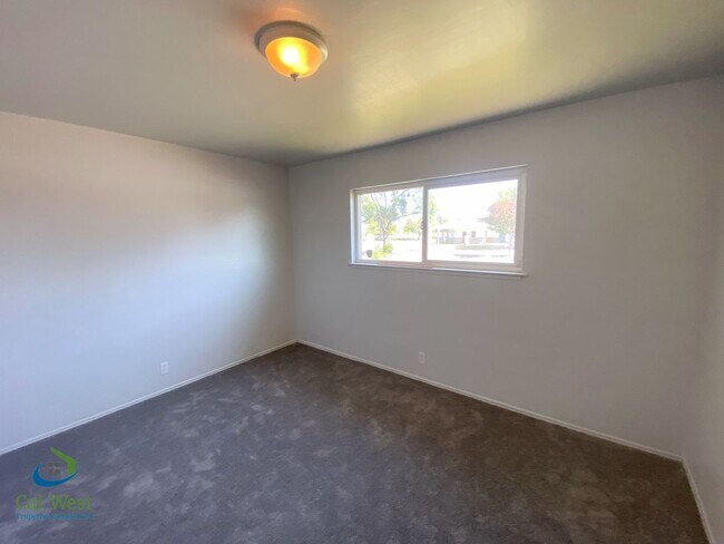 Building Photo - 01776 -3619/3621  Camden Avenue