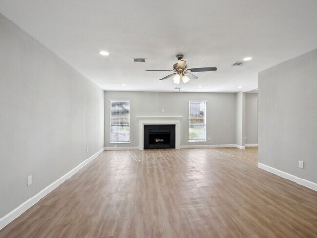 Building Photo - 1127 Cascade Creek Dr