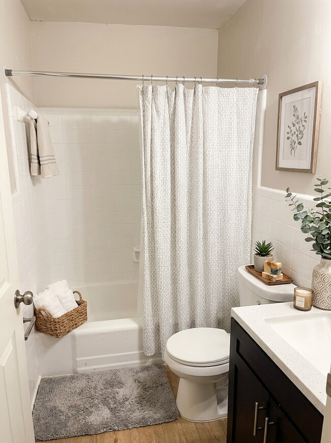 Building Photo - Updated 2BR/1BA in the Heart of Fountain City, Modern Finishes & Everyday Convenience!