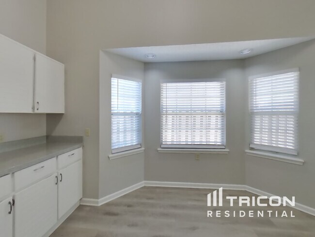 Building Photo - 8826 Nature View Ln W