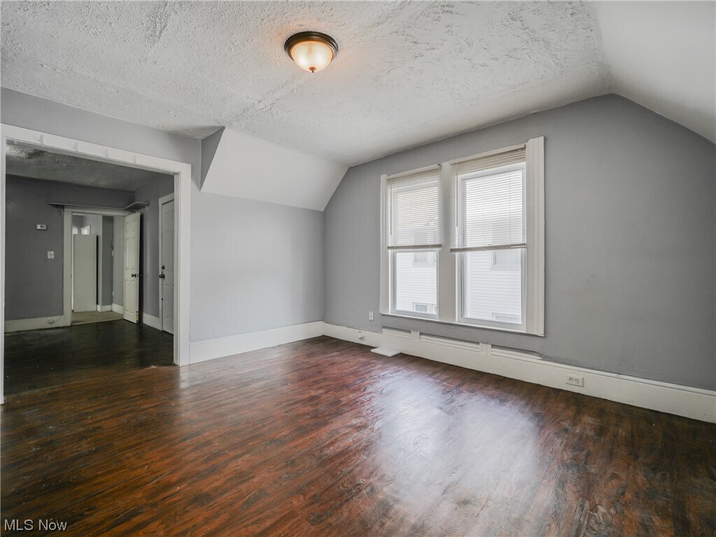 Building Photo - 2112 W 93rd St