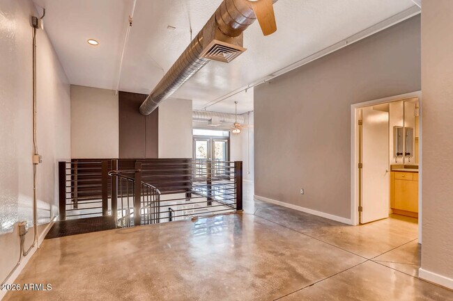 Building Photo - 914 E Osborn Rd