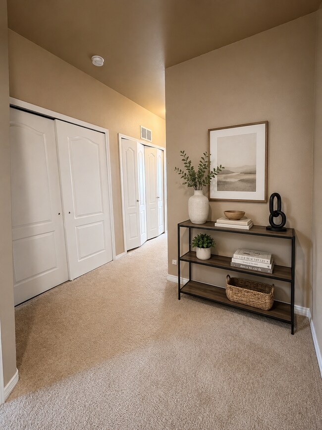 Building Photo - Stunning End Unit 3 Bedroom Townhouse in NE Colorado Springs!