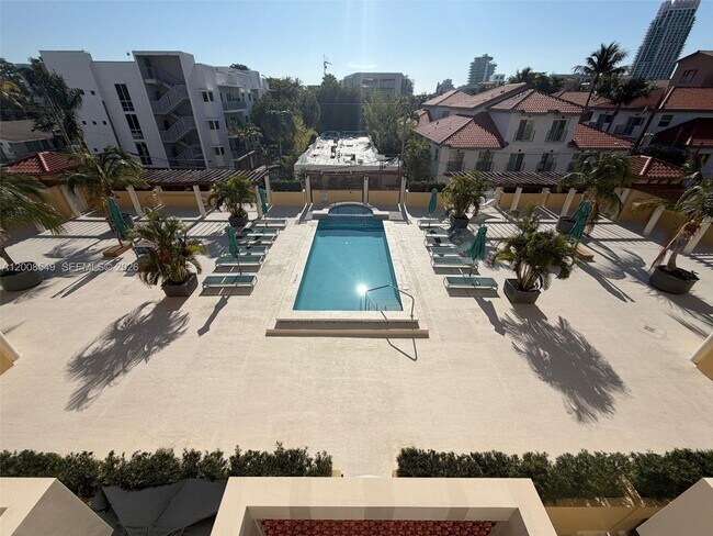 Building Photo - 227 Michigan Ave