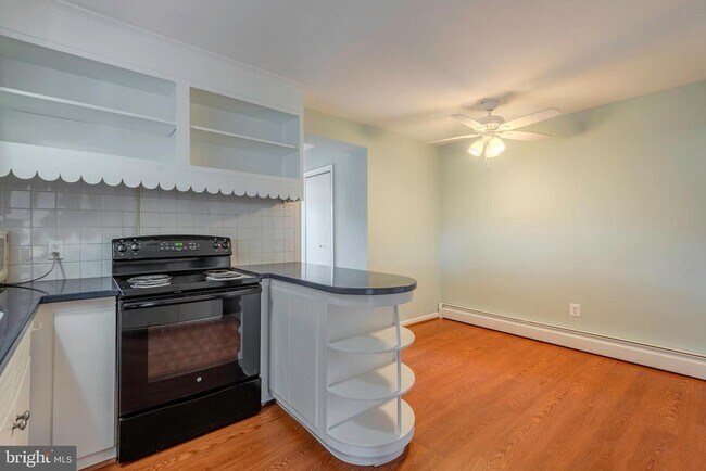 Building Photo - 871 Highland Ave