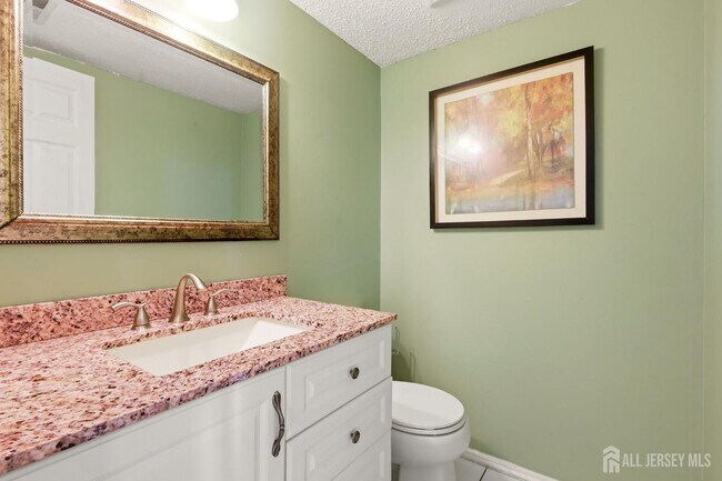 Building Photo - 50 Glen Oaks Ct