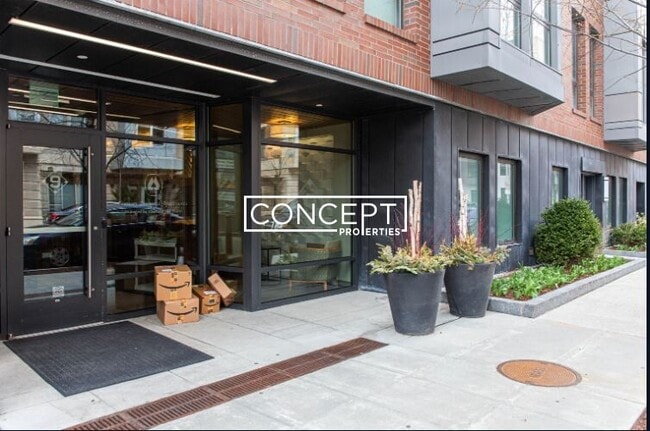 Building Photo - 9 Miner St