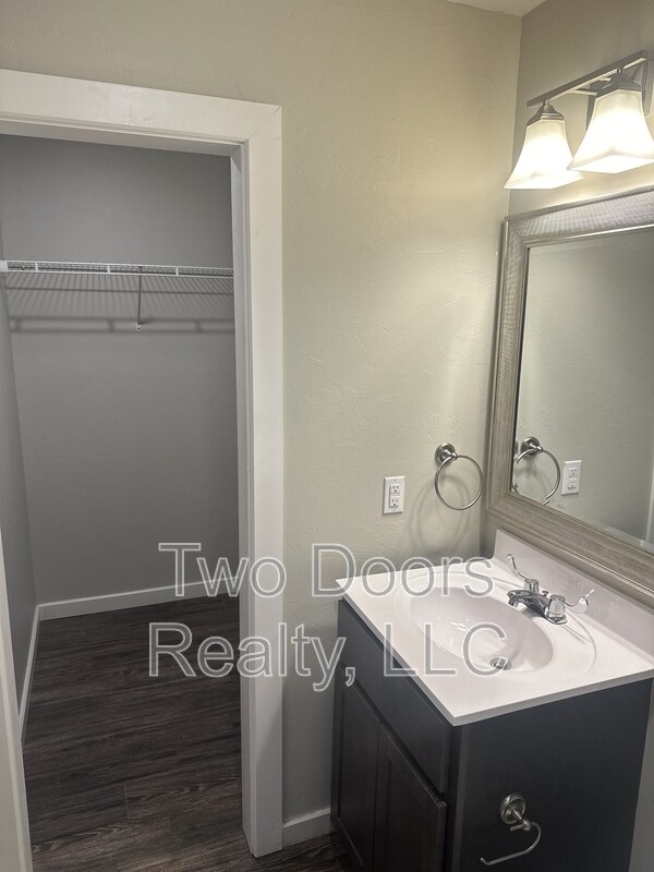 Building Photo - 2805 N Kentucky Ave