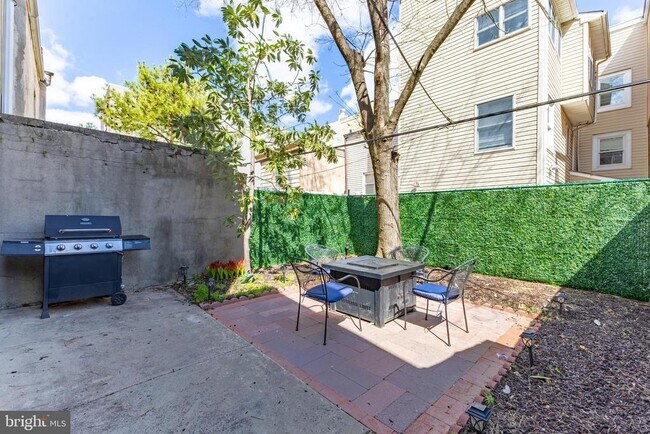 Building Photo - 1243 N Palethorp St