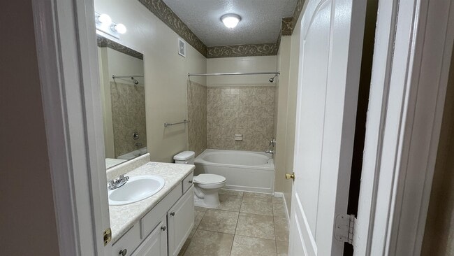 Building Photo - 17954 Villa Creek Dr