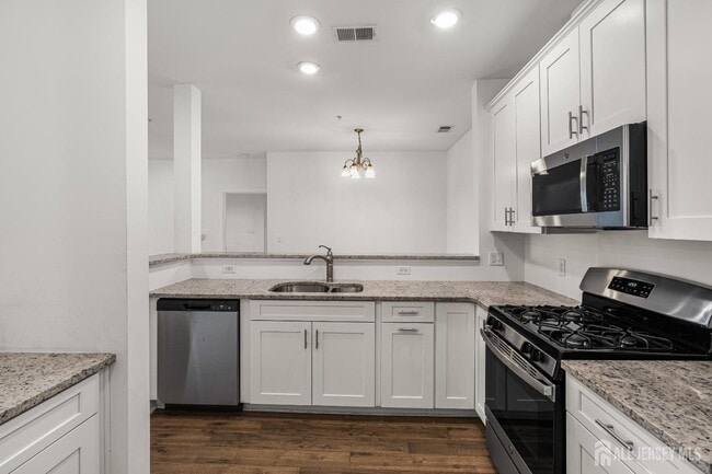 Building Photo - 714 Stiller Ln