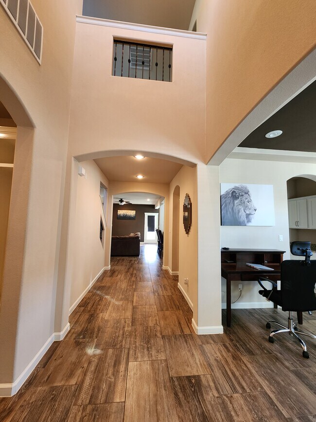 Building Photo - 2171 Enchanted Breeze Dr