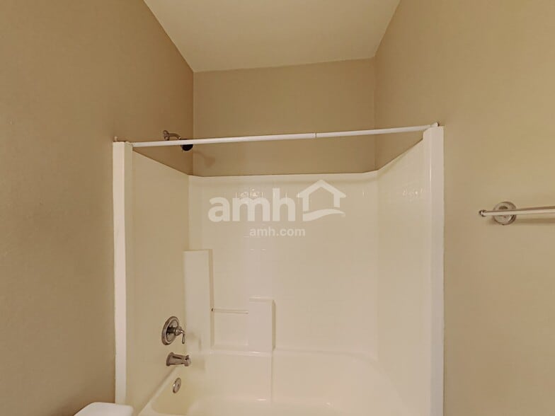 Building Photo - 13544 W Ironwood St