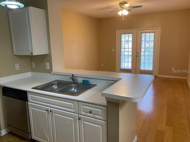 Building Photo - 14341 Fredricksburg Dr