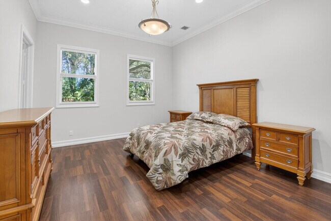 Building Photo - 16164 Bridlewood Cir