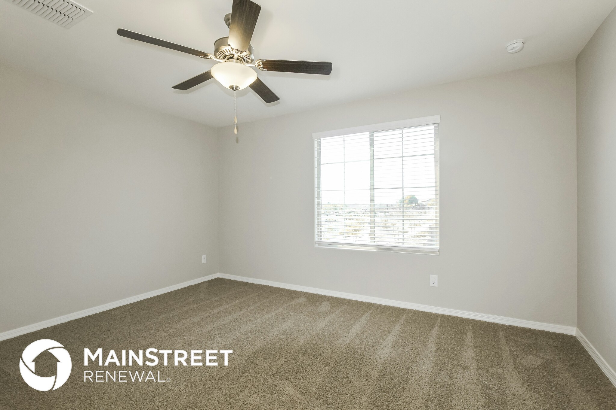 Building Photo - 3915 S 82nd Dr