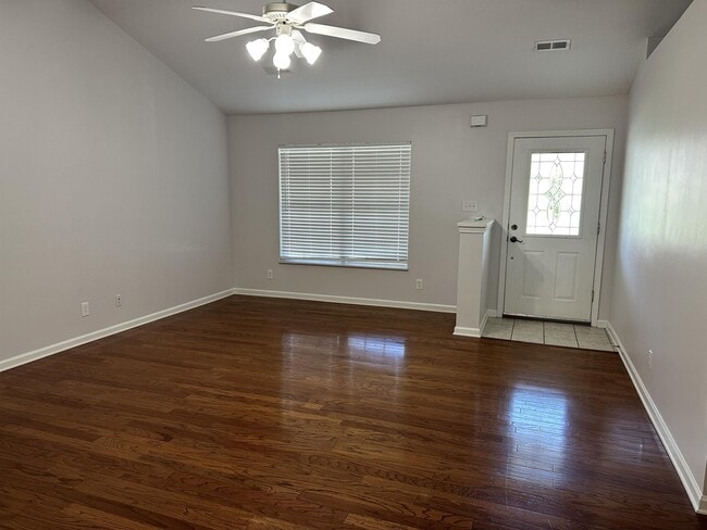 Building Photo - 1114 Mercer Dr