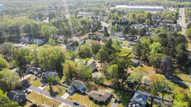 Building Photo - 5109 James St