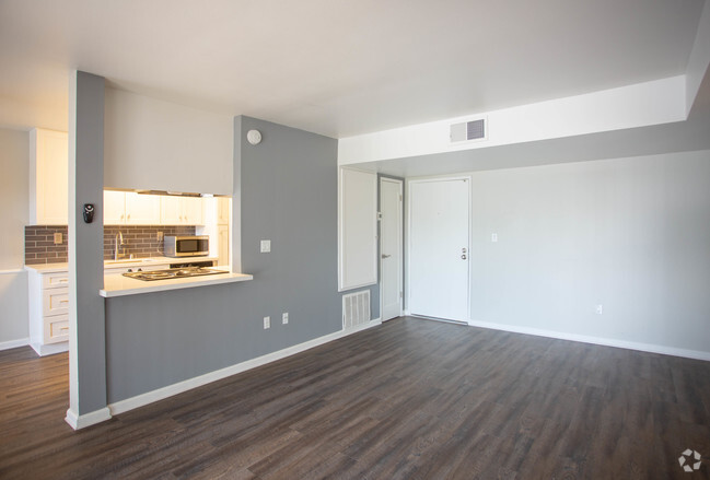 1BR, 1BA-728 SF - Los Robles Apartments