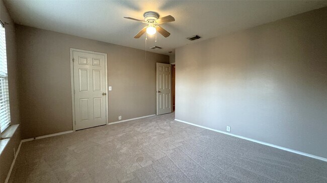 Building Photo - 4835 Windy Bluff Ct