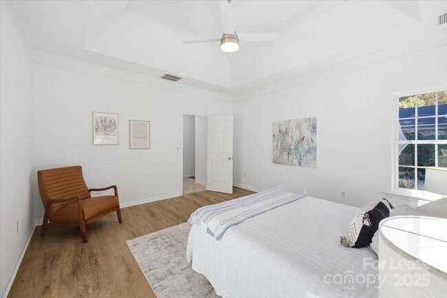 Building Photo - 7709 Sedgebrook Dr E