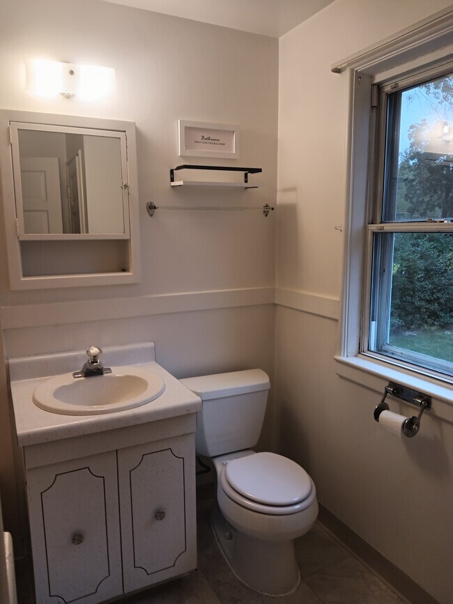 Building Photo - 5602 Bramble Ct