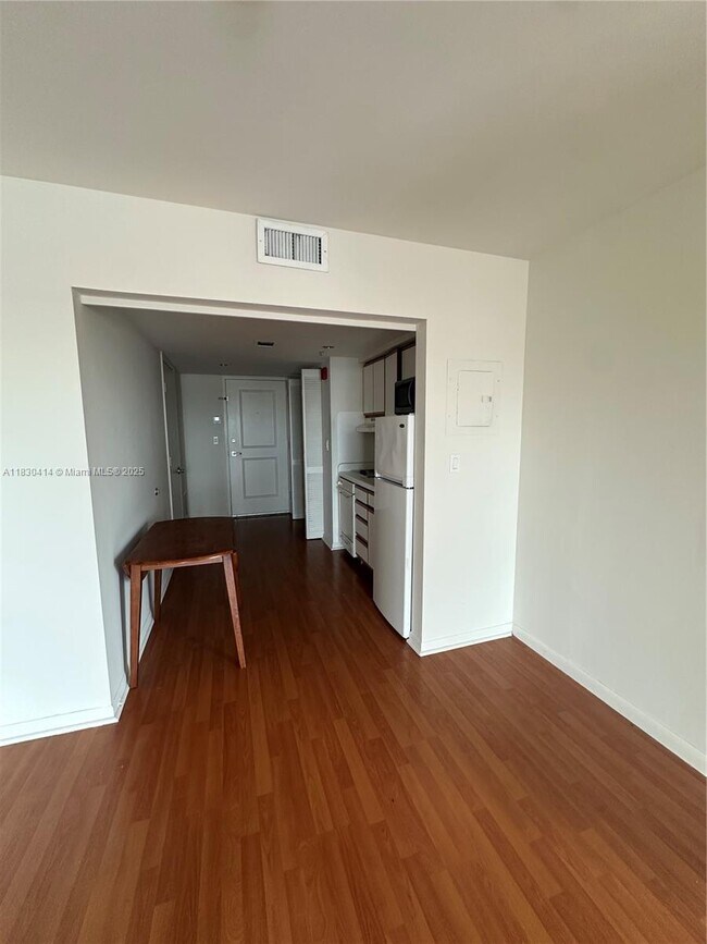 Building Photo - 5729 SW 72nd Ave