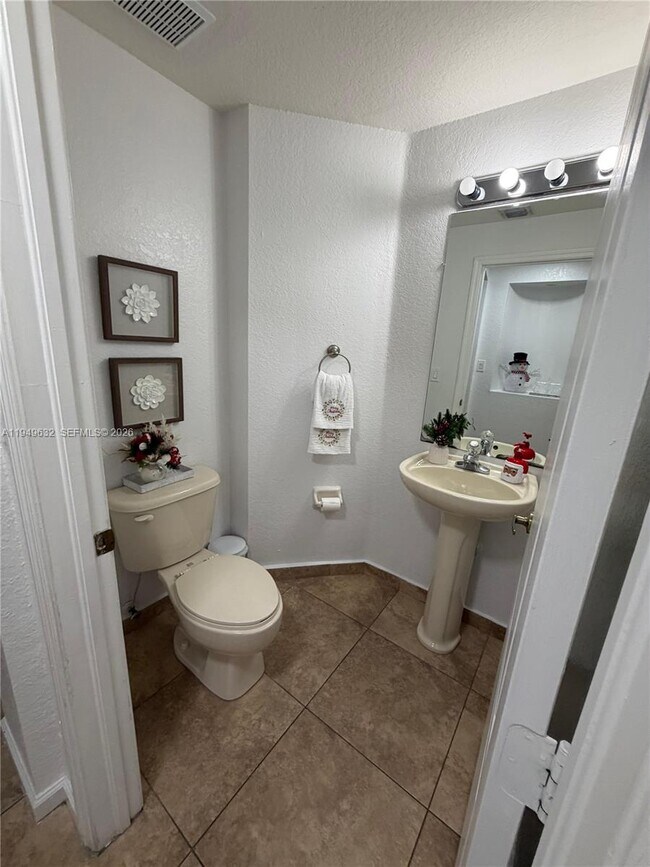 Building Photo - 8814 W Flagler St