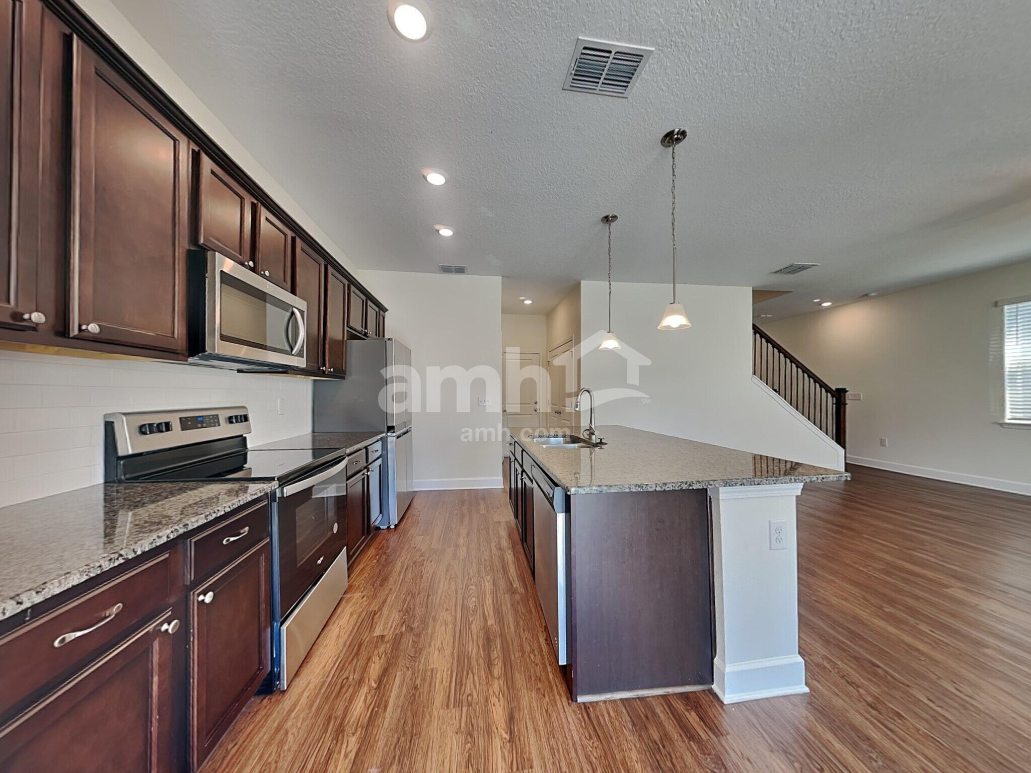 Building Photo - 905 Walden Pond Dr