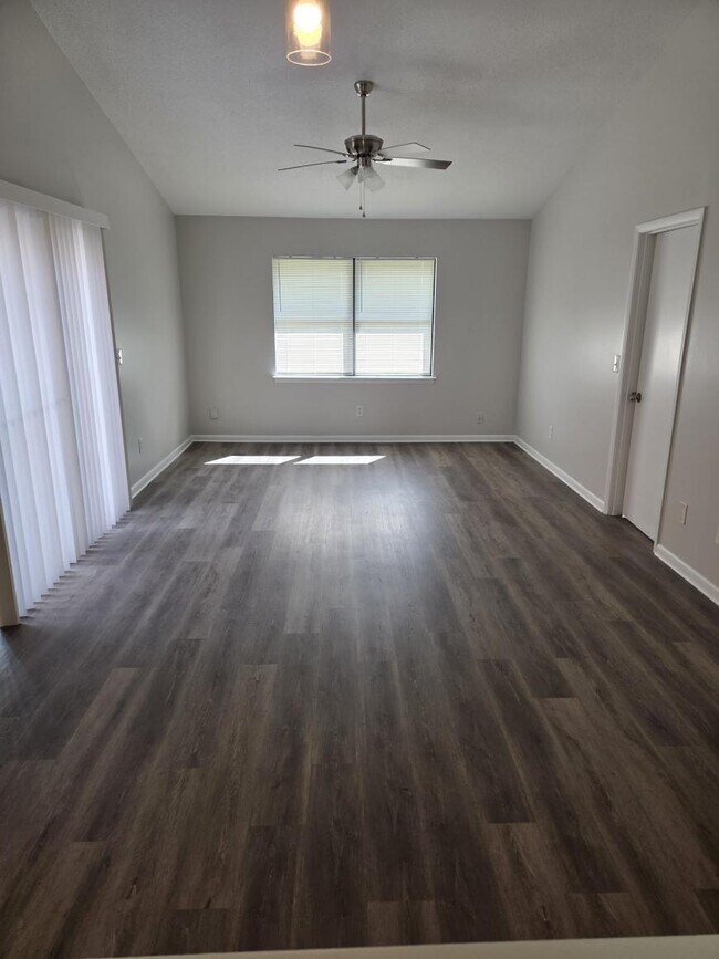 Building Photo - 2 bedroom in Middleburg FL 32068