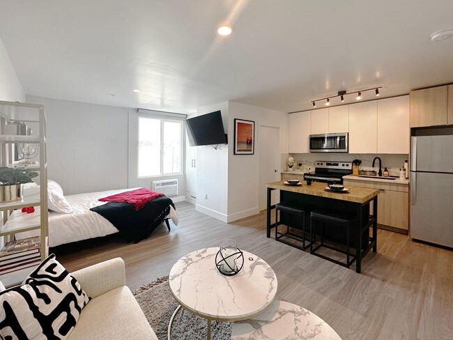 Primary Photo - DLUX Lofts - Luxury Modernized Living