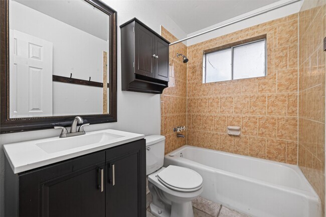 Building Photo - 12818 Westella Dr