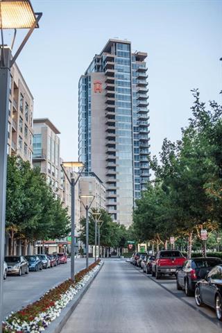 Building Photo - 2200 Victory Ave