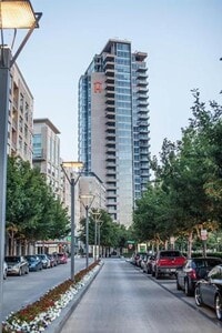 Building Photo - 2200 Victory Ave