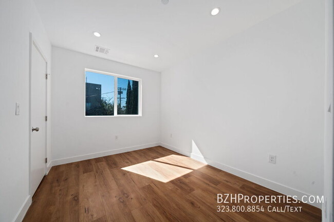 Building Photo - 6334 Beck Ave