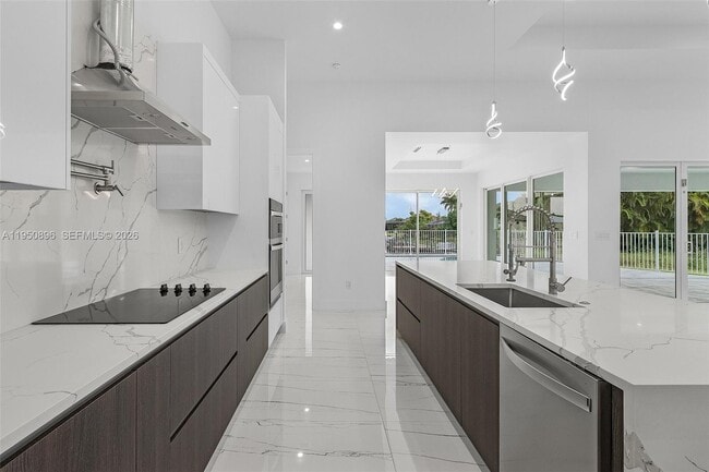 Building Photo - 2207 SW 32nd St