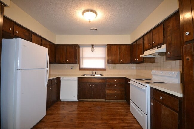 Building Photo - 3 bed 2 bath 1 car garage in Bolivar!