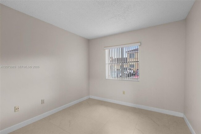 Building Photo - 330 NW 114th Ave