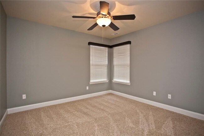 Building Photo - 5304 S 44th St