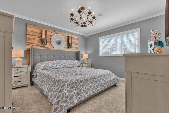 Building Photo - 6621 E 4th St