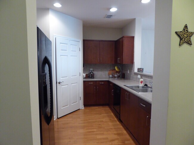 Building Photo - 3150 Woodwalk Dr SE