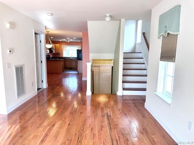 Building Photo - 4806 Ridgecrest Dr