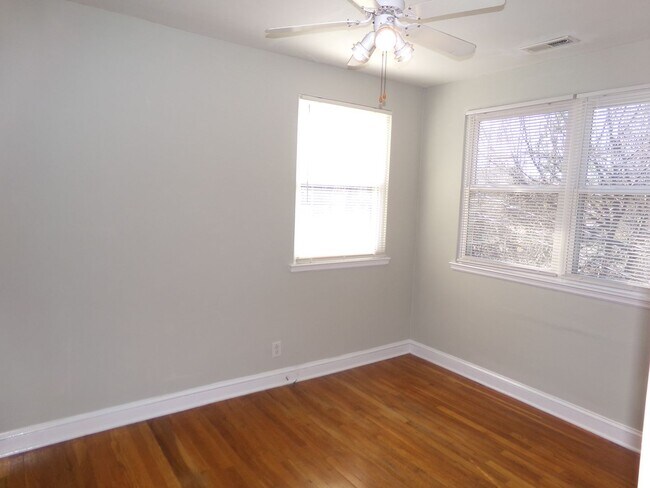 Building Photo - 2527 Miller Park Cir