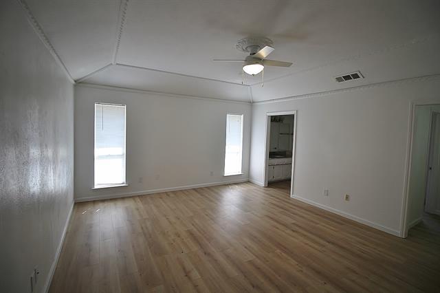 Building Photo - 6014 Lakeshore Dr