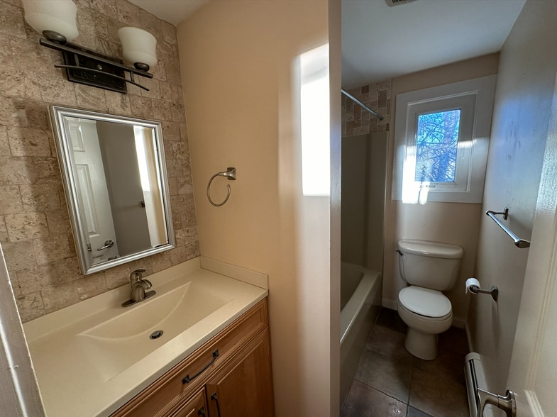 Building Photo - 62 Lakeview Ter