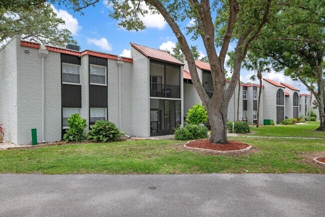 Building Photo - ** THIS UNIT IS AVAILABLE STARTING MAY 1ST 2026!** GORGEOUS 2 BEDROOM, 2BATHROOM, TURNKEY FURNISH...