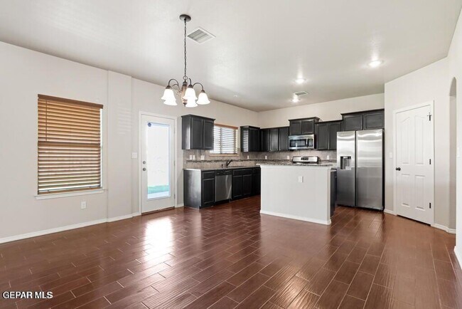 Building Photo - 2047 Dreamlight Pl