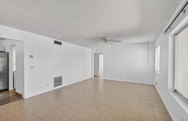 Building Photo - 4723 Sable Pine Cir